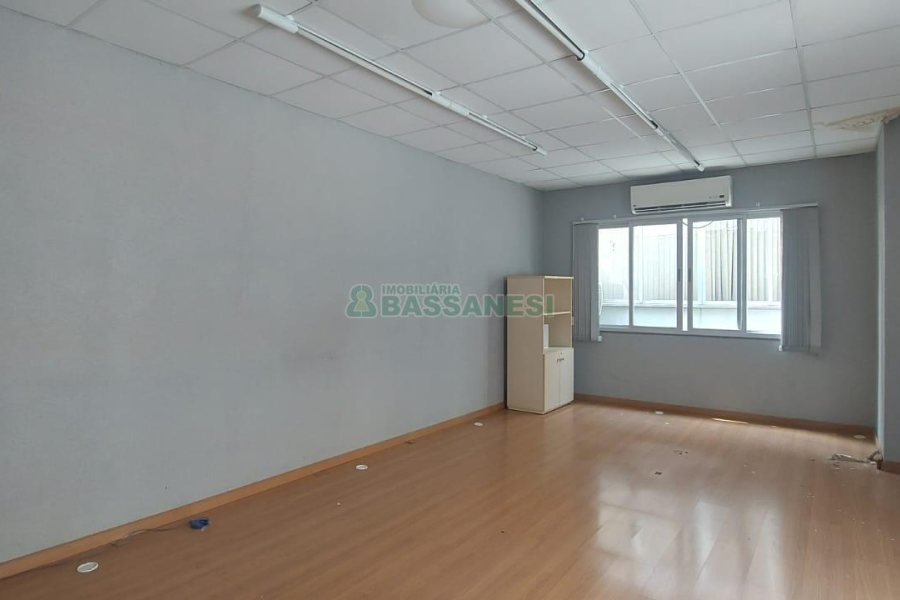 Loja com 780m², no bairro Centro em Caxias do Sul para Alugar ou Comprar