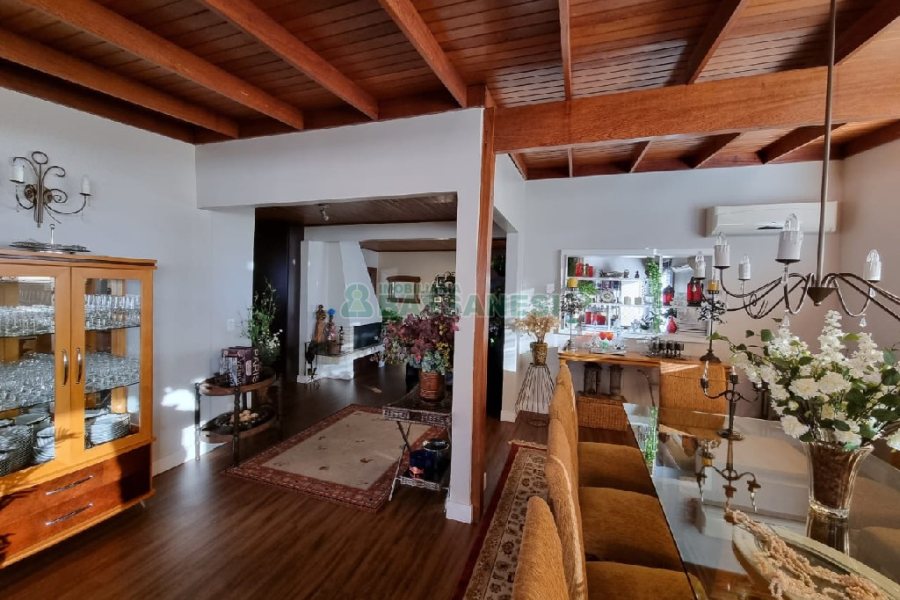 Apto/Cobertura com 191m², 4 dormitórios, 2 vagas, no bairro Lourdes em Caxias do Sul para Alugar ou Comprar