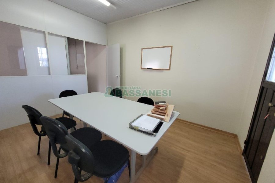 Casa Comercial com 160m², no bairro Santa Catarina em Caxias do Sul para Alugar