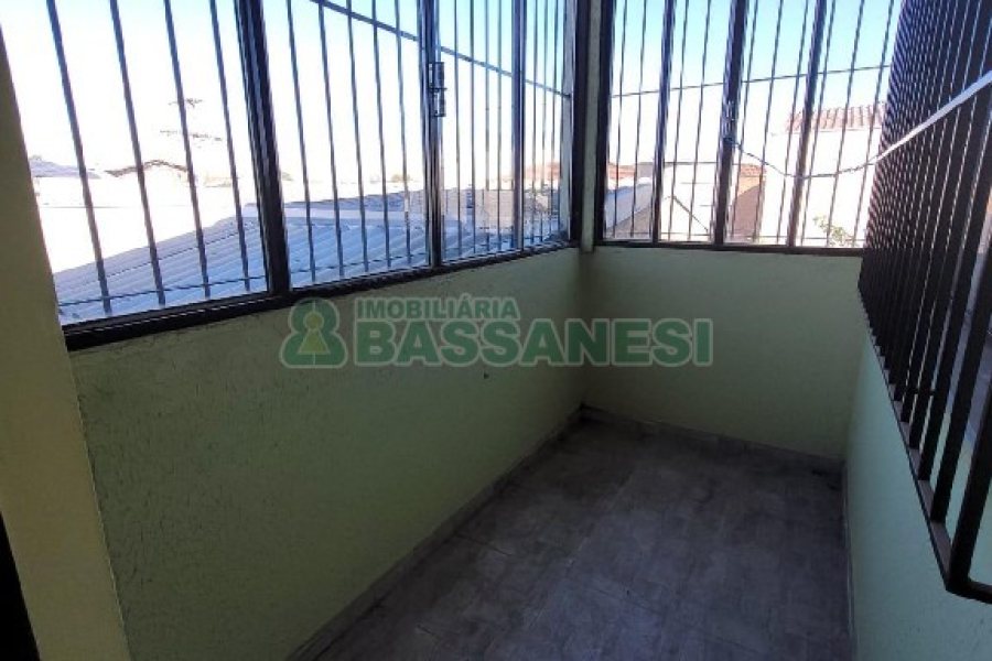Casa Comercial com 160m², no bairro Santa Catarina em Caxias do Sul para Alugar