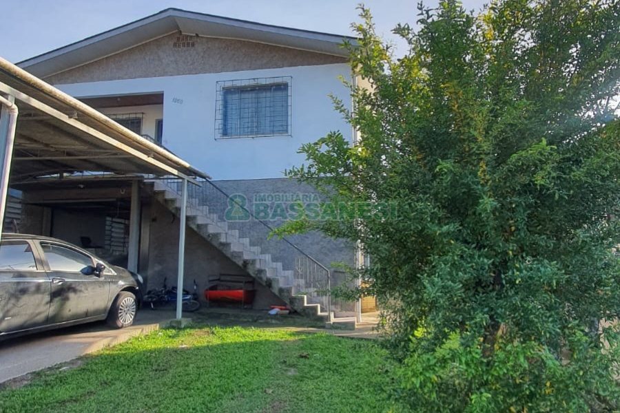 Casa com 128m², 3 dormitórios, 3 vagas, no bairro Desvio Rizzo em Caxias do Sul para Comprar