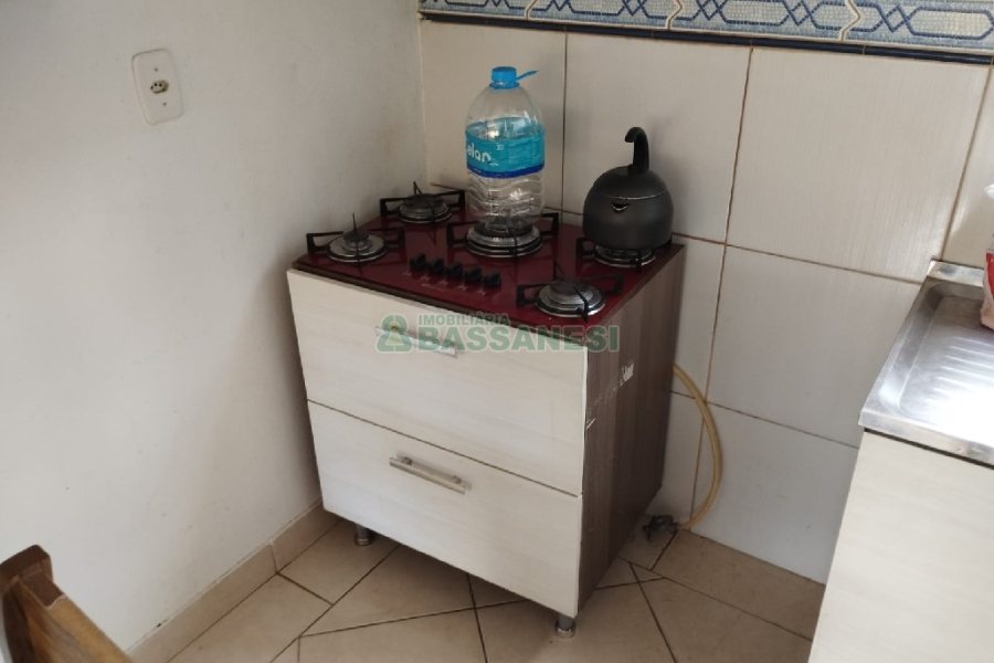 Casa com 77m², 2 dormitórios, 1 vaga, no bairro Salgado Filho em Caxias do Sul para Comprar