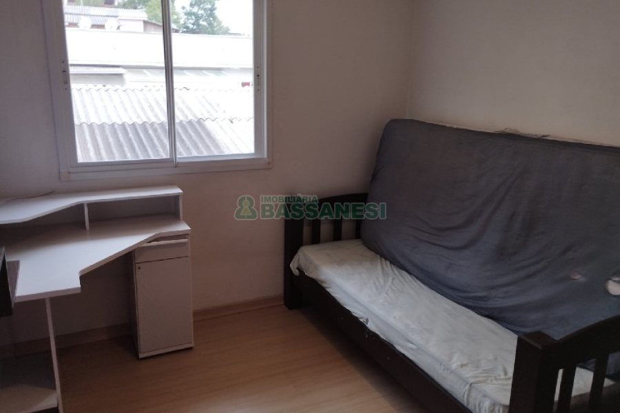 Casa com 77m², 2 dormitórios, 1 vaga, no bairro Salgado Filho em Caxias do Sul para Comprar