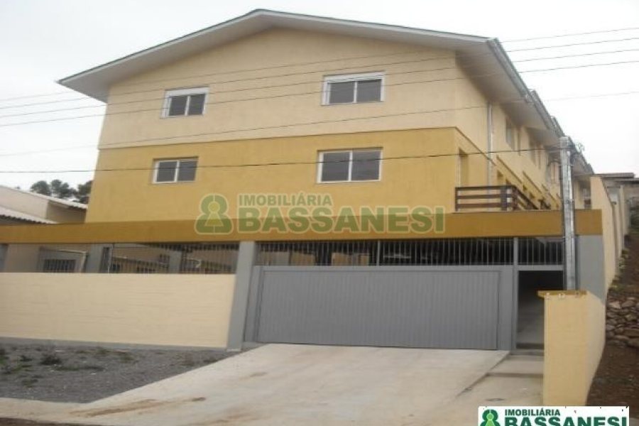 Casa com 77m², 2 dormitórios, 1 vaga, no bairro Salgado Filho em Caxias do Sul para Comprar