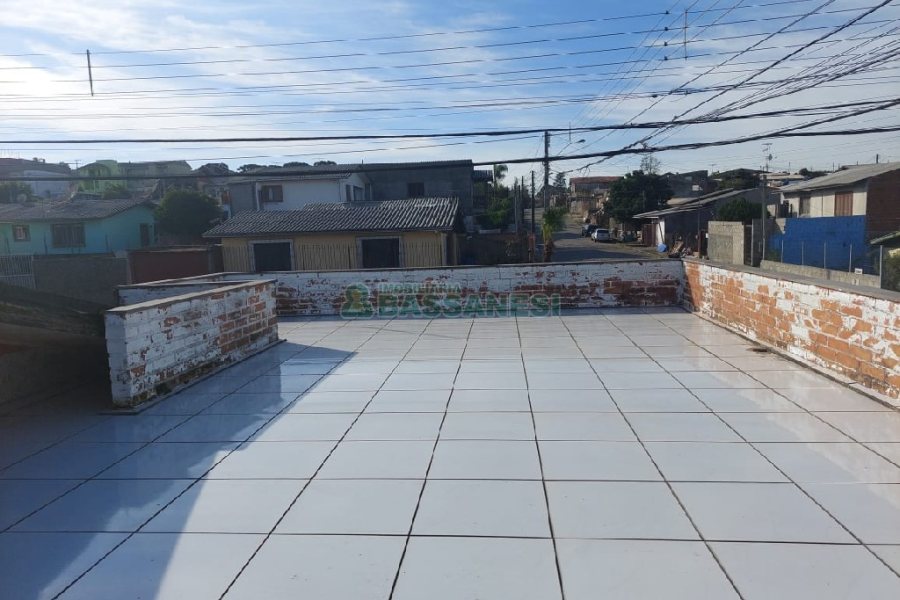 Casa com 256m², 5 dormitórios, 1 vaga, no bairro Esplanada em Caxias do Sul para Comprar