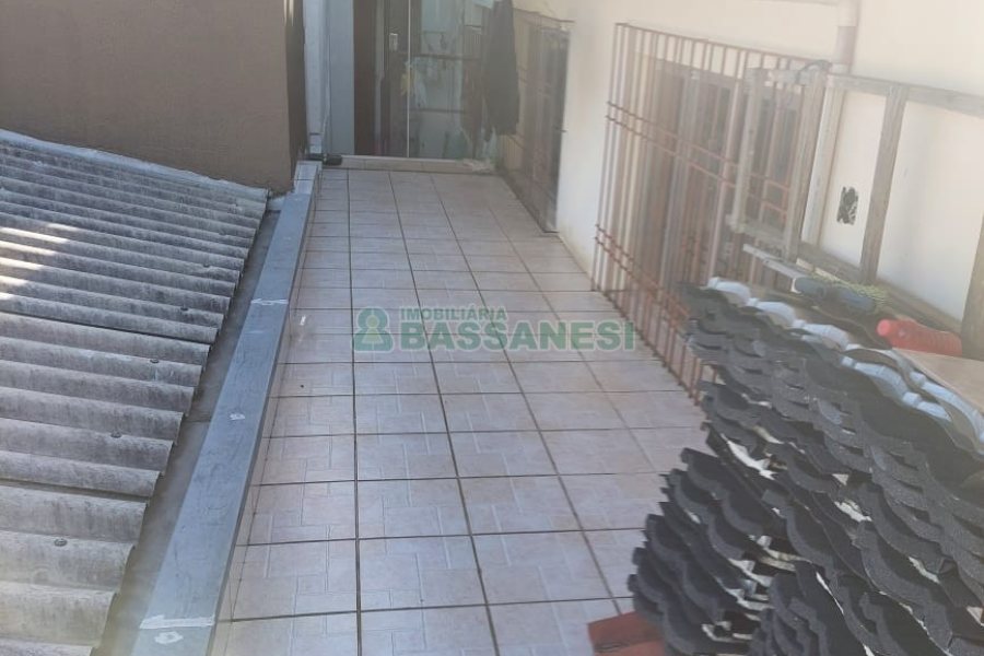 Casa com 256m², 5 dormitórios, 1 vaga, no bairro Esplanada em Caxias do Sul para Comprar