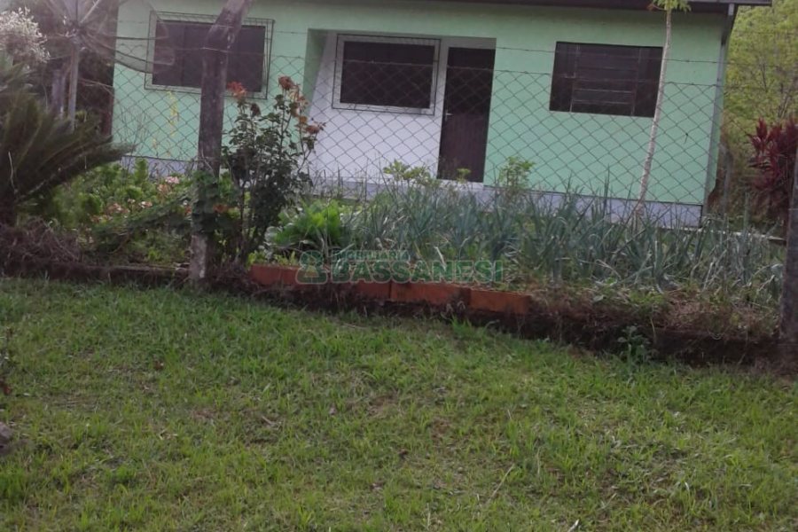 Casa, 3 dormitórios, 1 vaga, no bairro Vila Cristina em Caxias do Sul para Comprar