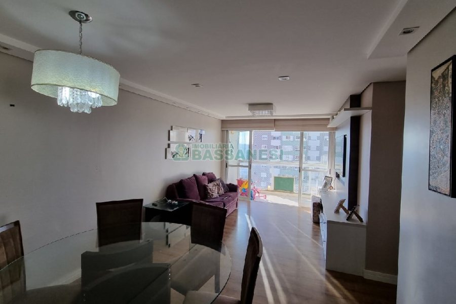 Apartamento com 114m², 3 dormitórios, 2 vagas, no bairro Universitário em Caxias do Sul para Comprar