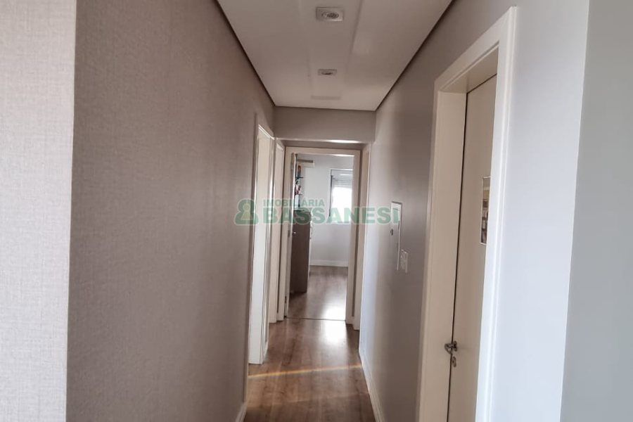 Apartamento com 114m², 3 dormitórios, 2 vagas, no bairro Universitário em Caxias do Sul para Comprar