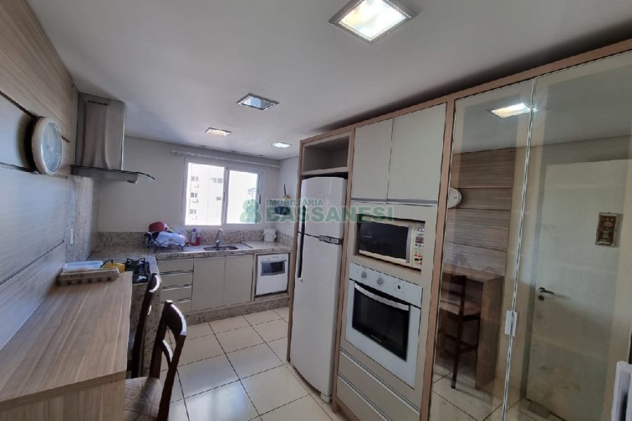 Apartamento com 114m², 3 dormitórios, 2 vagas, no bairro Universitário em Caxias do Sul para Comprar