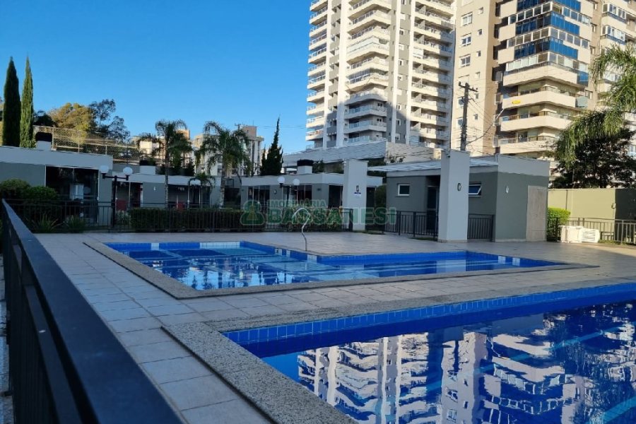 Apartamento com 114m², 3 dormitórios, 2 vagas, no bairro Universitário em Caxias do Sul para Comprar