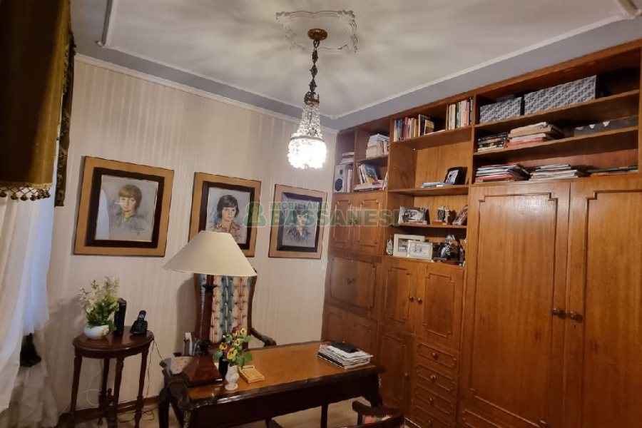 Apartamento com 227m², 3 dormitórios, 1 vaga, no bairro Centro em Caxias do Sul para Comprar