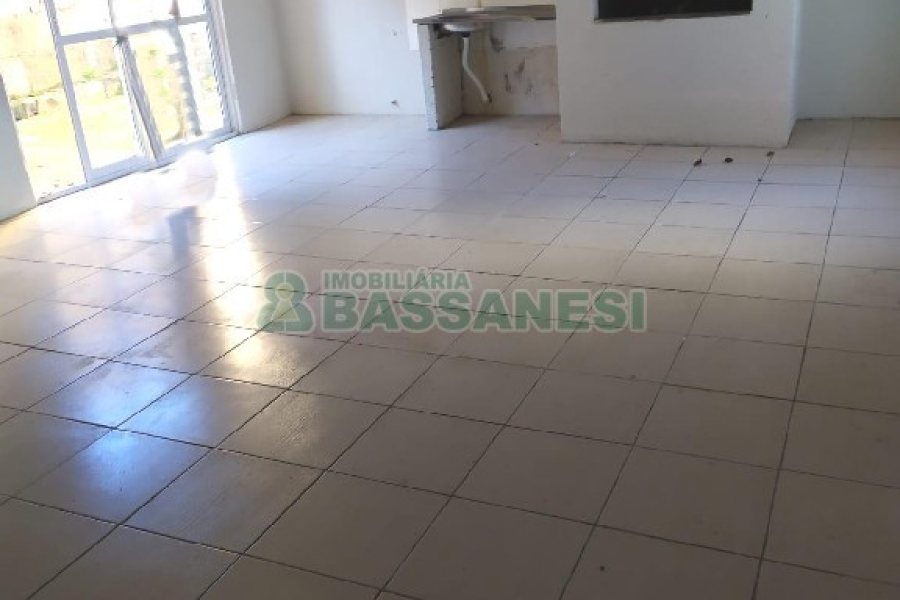 Casa Comercial com 280m², 3 dormitórios, 1 vaga, no bairro Medianeira em Caxias do Sul para Alugar