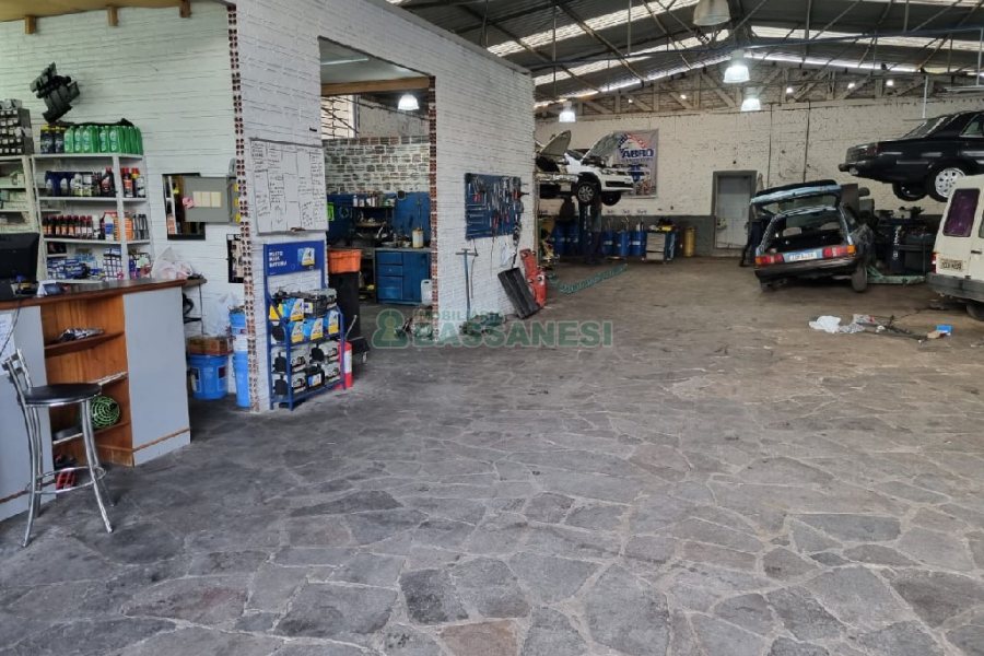 Pavilhão com 300m², no bairro Bela Vista em Caxias do Sul para Comprar