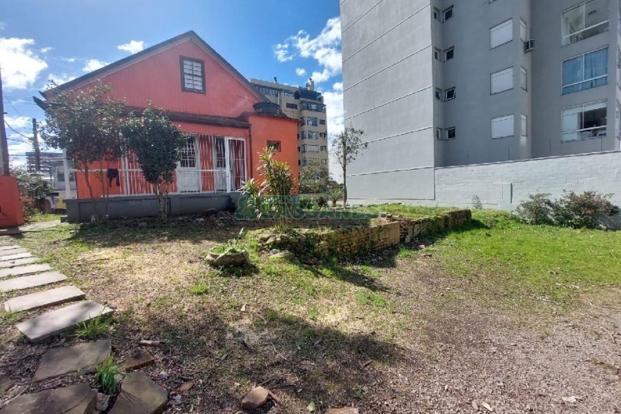 Casa com 120m², 3 dormitórios, 4 vagas, no bairro São Pelegrino em Caxias do Sul para Alugar