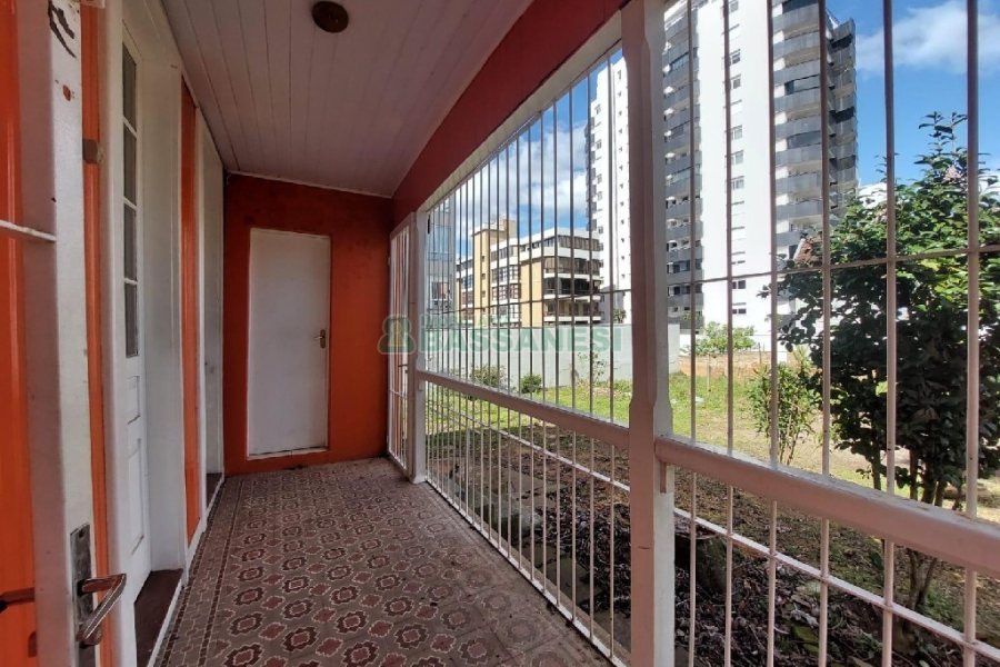 Casa com 120m², 3 dormitórios, 4 vagas, no bairro São Pelegrino em Caxias do Sul para Alugar