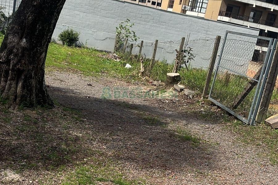 Casa com 120m², 3 dormitórios, 4 vagas, no bairro São Pelegrino em Caxias do Sul para Alugar