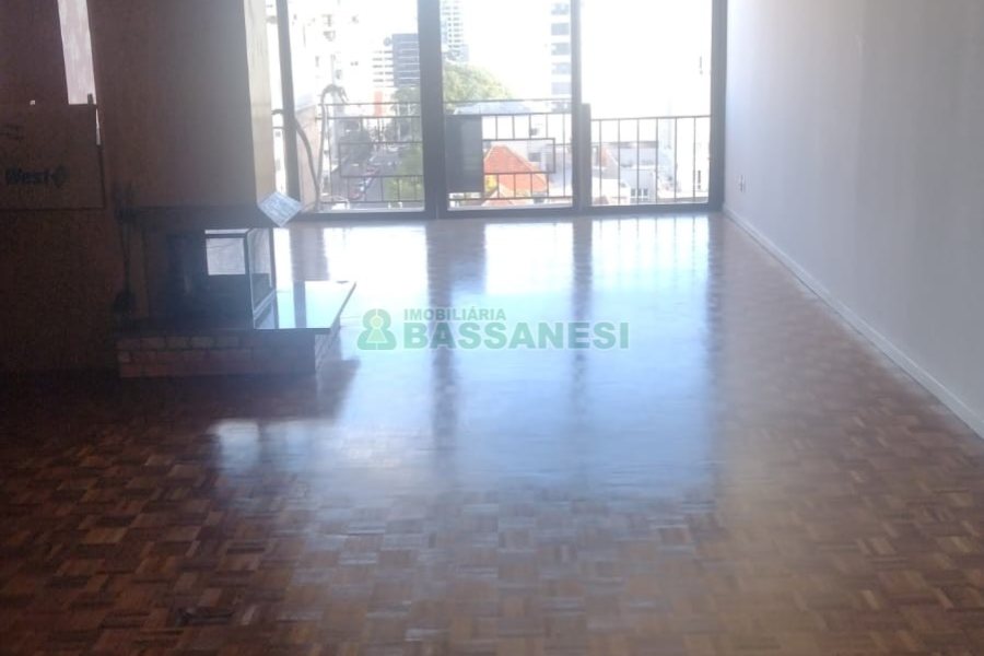 Apartamento com 190m², 3 dormitórios, 2 vagas, no bairro Centro em Caxias do Sul para Comprar