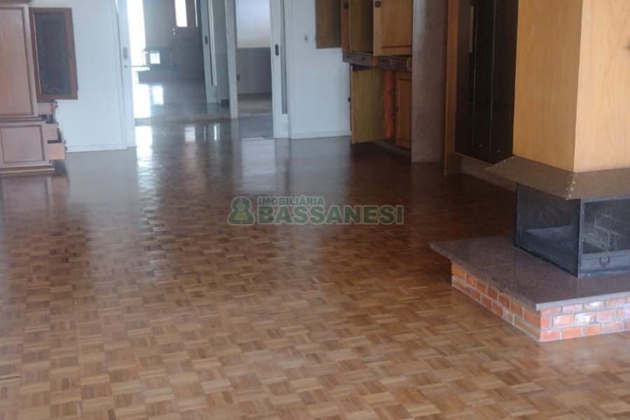 Apartamento com 190m², 3 dormitórios, 2 vagas, no bairro Centro em Caxias do Sul para Comprar