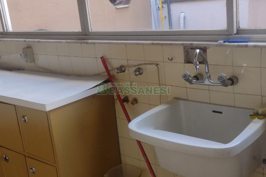 Apartamento com 190m², 3 dormitórios, 2 vagas, no bairro Centro em Caxias do Sul para Comprar