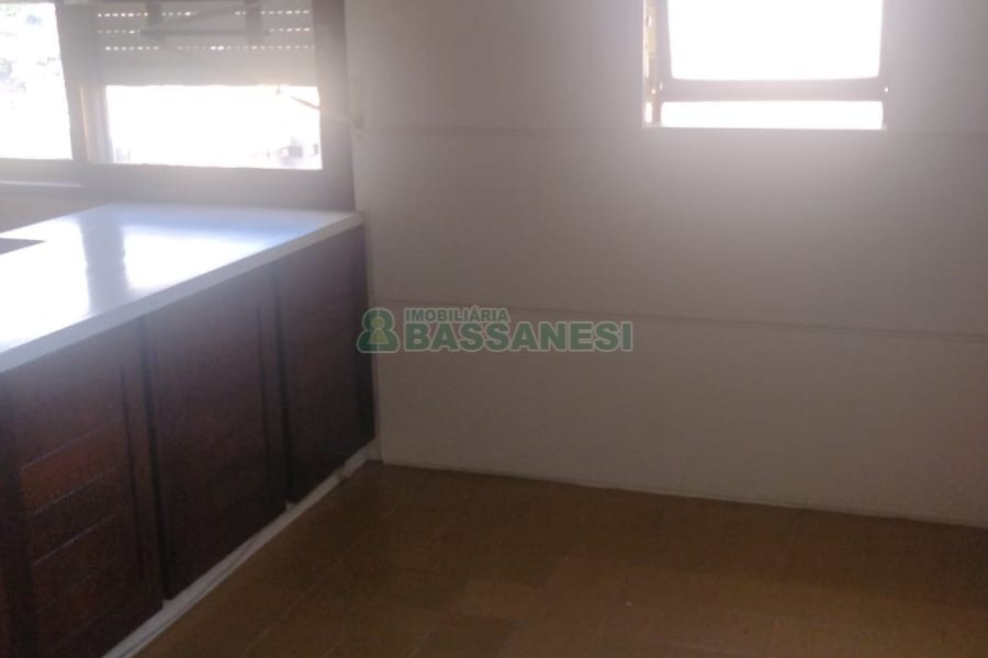 Apartamento com 190m², 3 dormitórios, 2 vagas, no bairro Centro em Caxias do Sul para Comprar