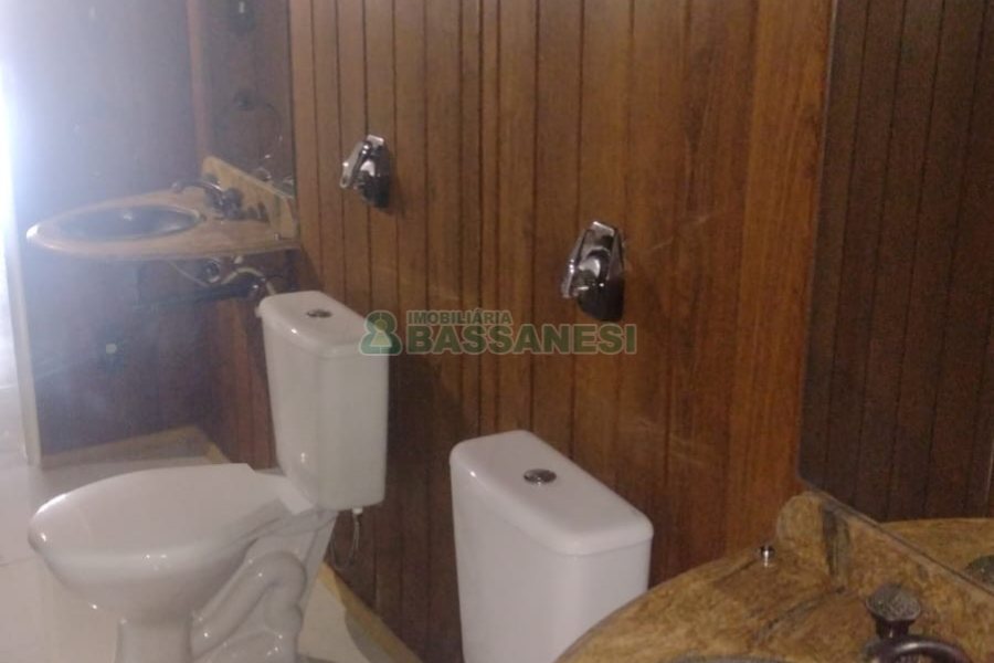 Apartamento com 190m², 3 dormitórios, 2 vagas, no bairro Centro em Caxias do Sul para Comprar