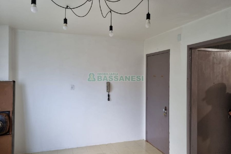 Apartamento com 83m², 3 dormitórios, 1 vaga, no bairro São Ciro em Caxias do Sul para Comprar