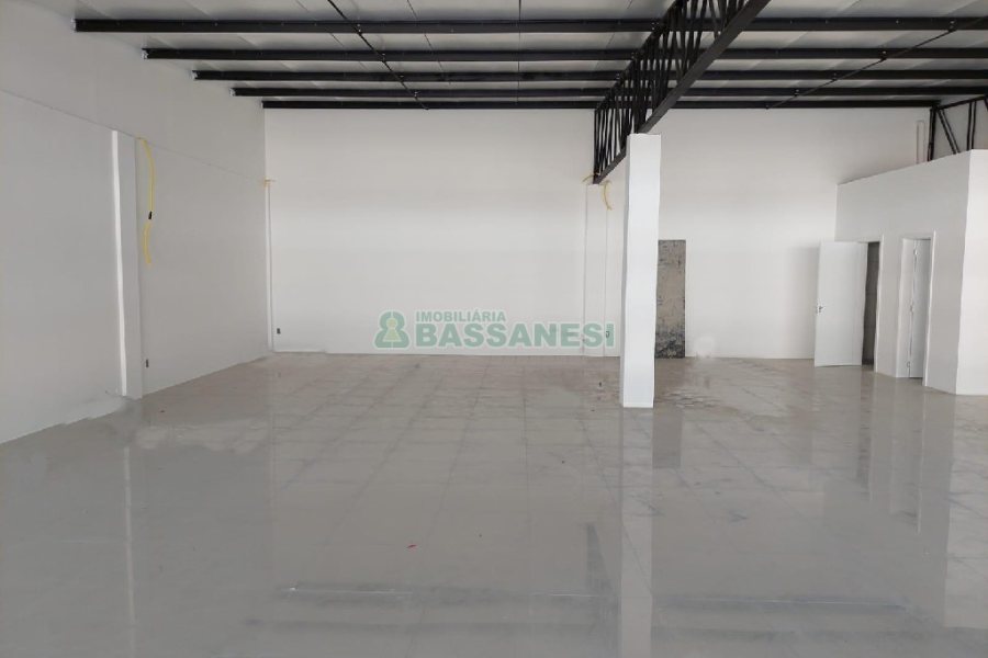 Sala com 150m², no bairro São Victor COHAB em Caxias do Sul para Alugar