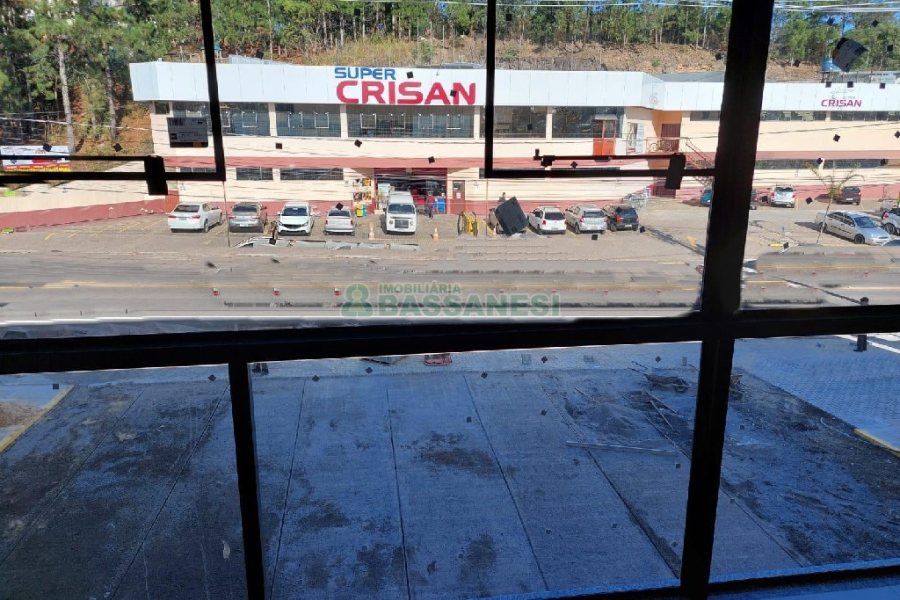 Sala com 150m², no bairro São Victor COHAB em Caxias do Sul para Alugar