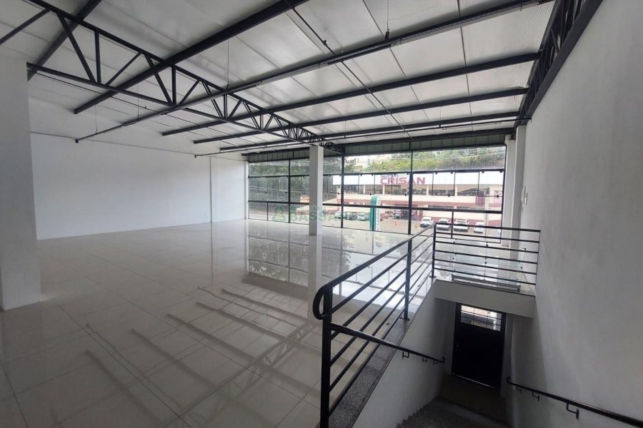 Sala com 150m², no bairro São Victor COHAB em Caxias do Sul para Alugar