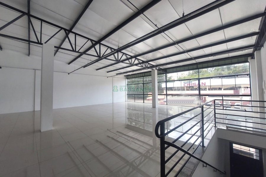 Sala com 150m², no bairro São Victor COHAB em Caxias do Sul para Alugar