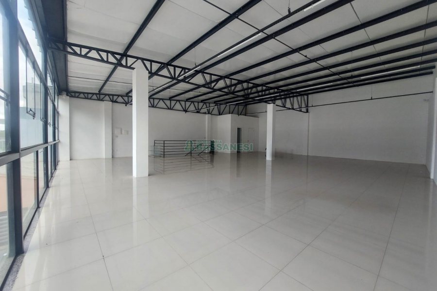 Sala com 150m², no bairro São Victor COHAB em Caxias do Sul para Alugar