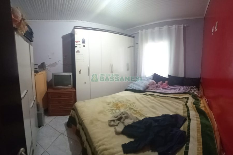 Casa com 302m², 3 dormitórios, 1 vaga, no bairro Planalto em Caxias do Sul para Comprar