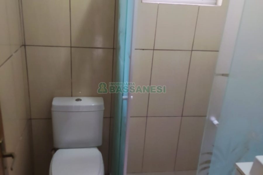 Casa com 80m², 2 dormitórios, 1 vaga, no bairro São Caetano em Caxias do Sul para Comprar