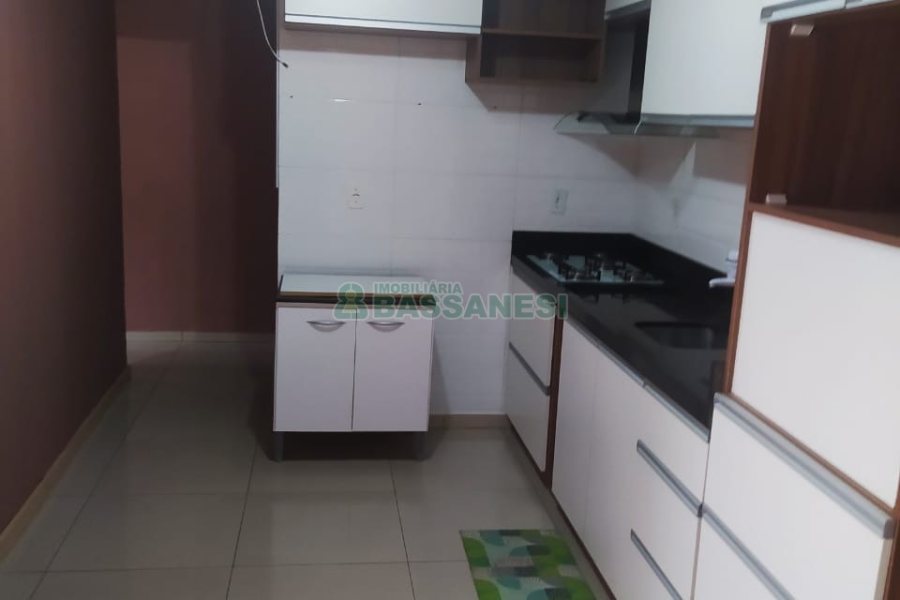 Casa com 80m², 2 dormitórios, 1 vaga, no bairro São Caetano em Caxias do Sul para Comprar