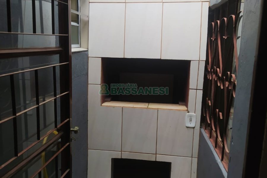 Casa com 80m², 2 dormitórios, 1 vaga, no bairro São Caetano em Caxias do Sul para Comprar