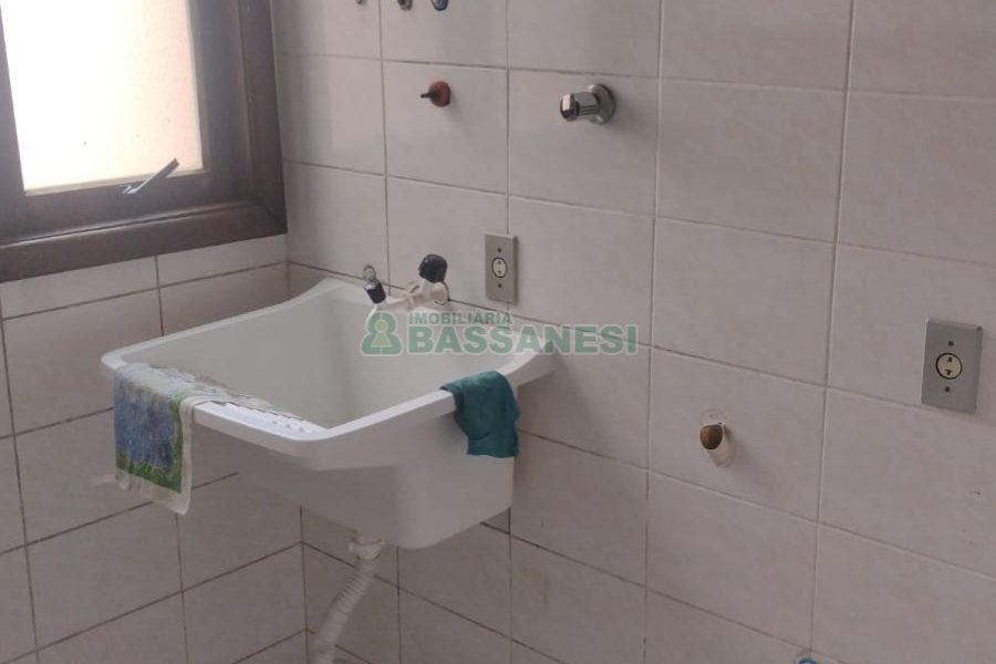 Apartamento com 103m², 3 dormitórios, 1 vaga, no bairro São José em Caxias do Sul para Comprar