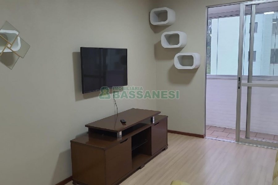 Apto Mobiliado com 70m², 2 dormitórios, 1 vaga, no bairro Lourdes em Caxias do Sul para Alugar