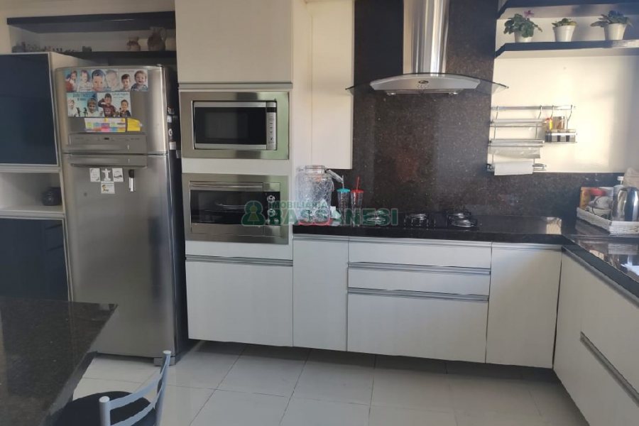 Apartamento com 129m², 3 dormitórios, 2 vagas, no bairro Lourdes em Caxias do Sul para Comprar