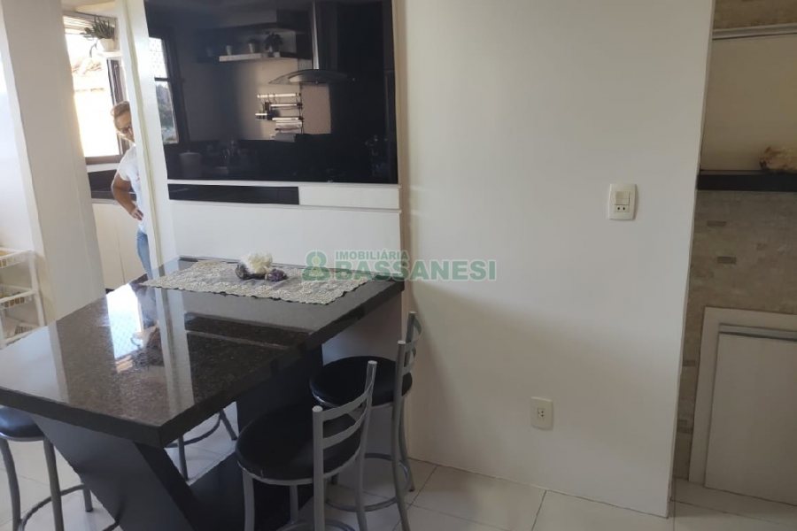 Apartamento com 129m², 3 dormitórios, 2 vagas, no bairro Lourdes em Caxias do Sul para Comprar