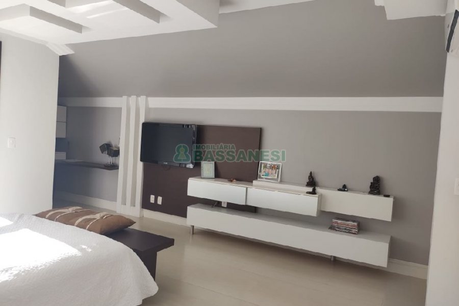 Apartamento com 129m², 3 dormitórios, 2 vagas, no bairro Lourdes em Caxias do Sul para Comprar