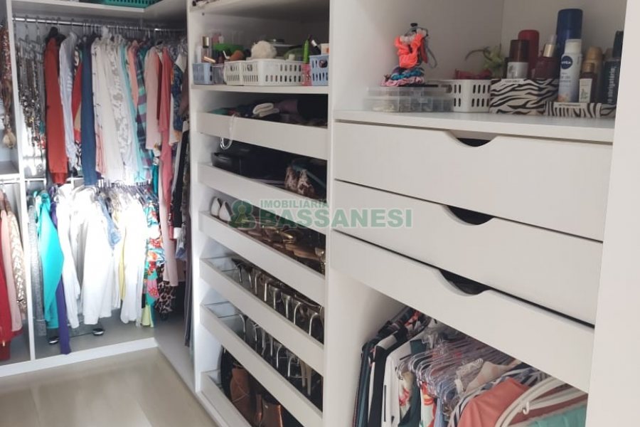 Apartamento com 129m², 3 dormitórios, 2 vagas, no bairro Lourdes em Caxias do Sul para Comprar