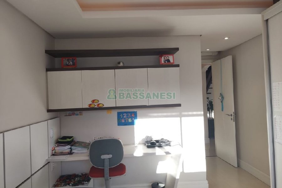 Apartamento com 129m², 3 dormitórios, 2 vagas, no bairro Lourdes em Caxias do Sul para Comprar