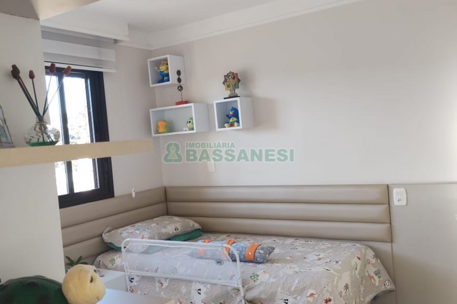 Apartamento com 129m², 3 dormitórios, 2 vagas, no bairro Lourdes em Caxias do Sul para Comprar