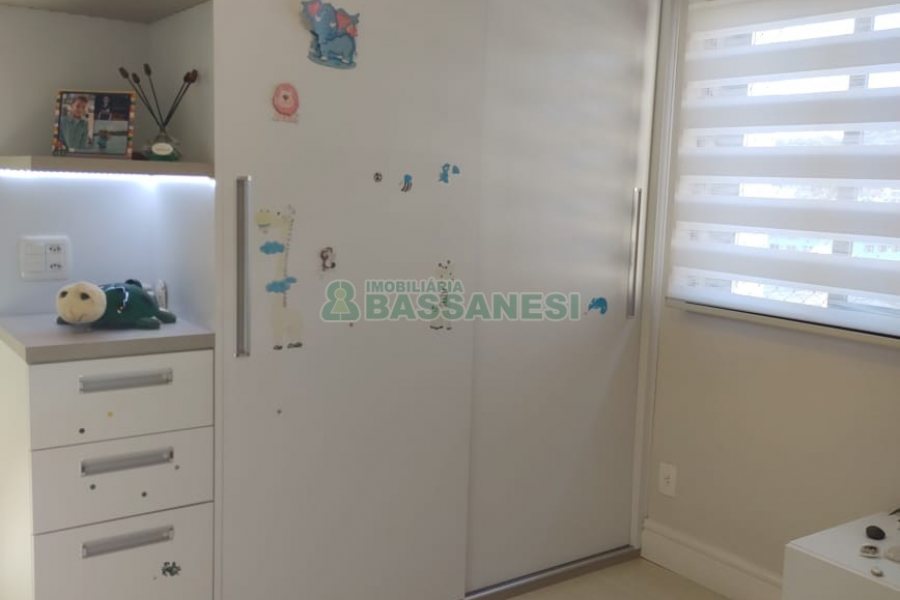 Apartamento com 129m², 3 dormitórios, 2 vagas, no bairro Lourdes em Caxias do Sul para Comprar