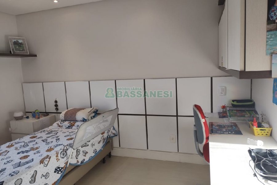 Apartamento com 129m², 3 dormitórios, 2 vagas, no bairro Lourdes em Caxias do Sul para Comprar