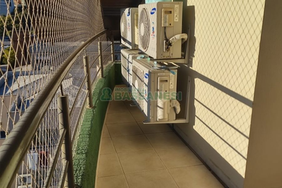 Apartamento com 129m², 3 dormitórios, 2 vagas, no bairro Lourdes em Caxias do Sul para Comprar