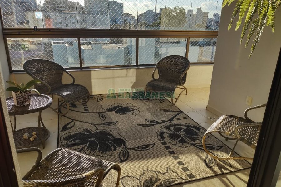 Apartamento com 129m², 3 dormitórios, 2 vagas, no bairro Lourdes em Caxias do Sul para Comprar