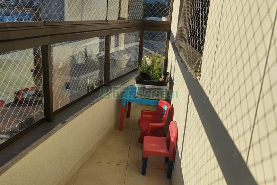 Apartamento com 129m², 3 dormitórios, 2 vagas, no bairro Lourdes em Caxias do Sul para Comprar