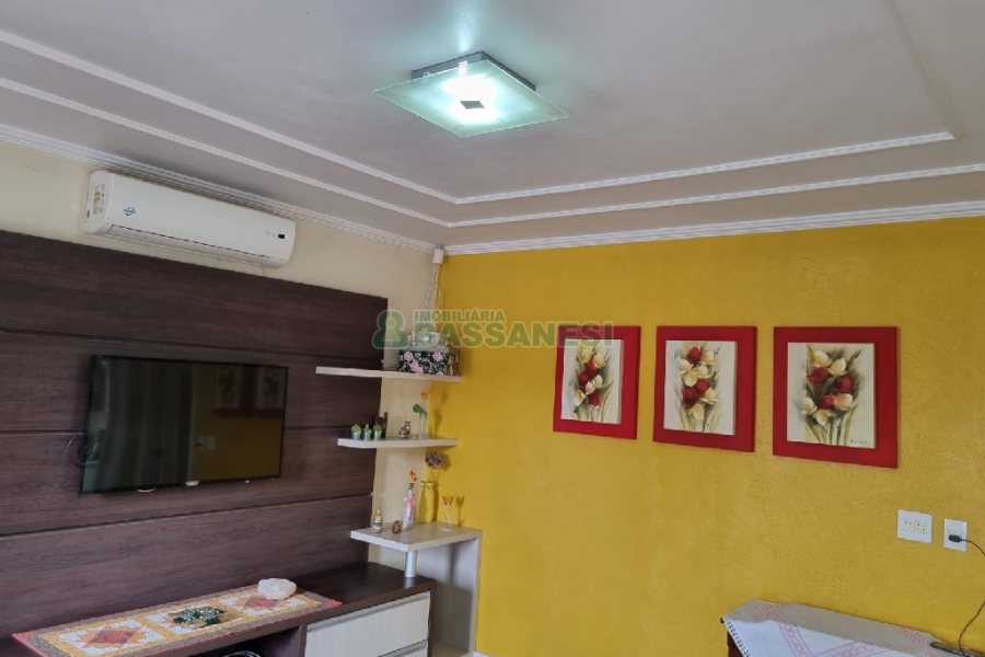 Casa com 300m², 3 dormitórios, 2 vagas, no bairro Santa Catarina em Caxias do Sul para Comprar